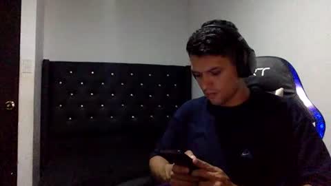 Snapshot of varonelite chatting on July 2026 11:51:02 PM Andres online show from July 2026 11:51:02 PM