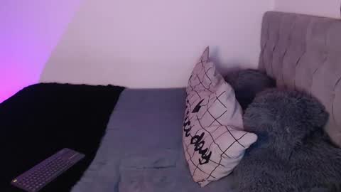 Vayolett Bass online show from February 2025 08:24:01 PM