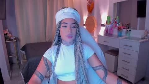 Vayolett Bass online show from February 2026 09:08:01 AM