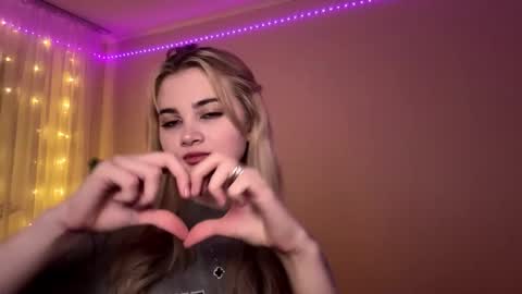 Monika online show from January 2026 02:11:01 PM