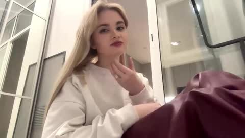 Monika online show from February 2026 01:16:01 PM