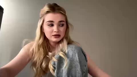 Monika online show from February 2026 12:05:02 PM