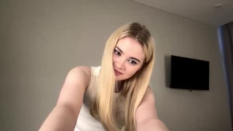 Monika online show from March 2026 01:07:02 PM