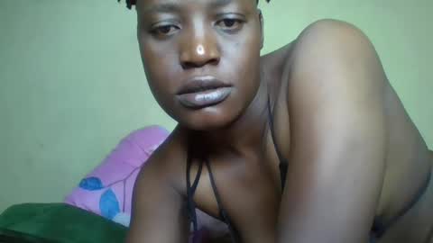 Snapshot of vee_tommy chatting on December 2024 12:45:02 AM Vee tommy online show from December 2024 12:45:02 AM