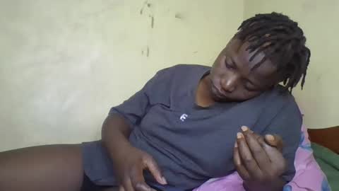 Snapshot of vee_tommy chatting on January 2025 09:06:02 AM Vee tommy online show from January 2025 09:06:02 AM