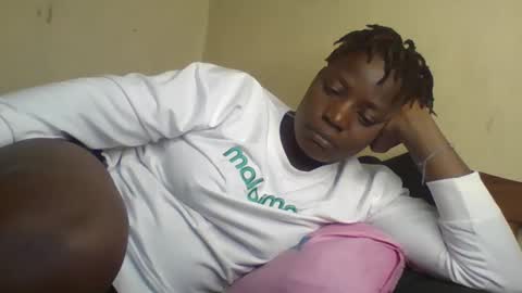 Snapshot of vee_tommy chatting on January 2025 11:39:01 PM Vee tommy online show from January 2025 11:39:01 PM