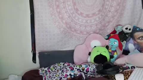 Veronica Lehane online show from December 2024 10:01:02 AM