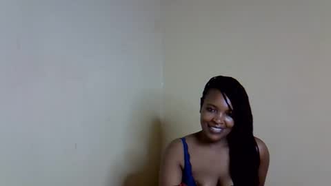 Snapshot of veesazii chatting on December 2025 09:32:02 PM veesazii online show from December 2025 09:32:02 PM