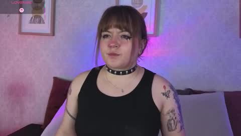 Vee Simons online show from November 2025 09:25:02 PM