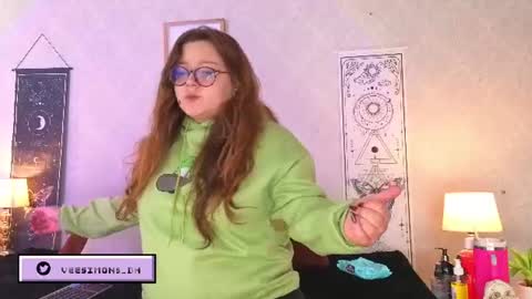 Snapshot of veesimons_dh chatting on June 2026 08:08:01 PM Vee Simons online show from June 2026 08:08:01 PM