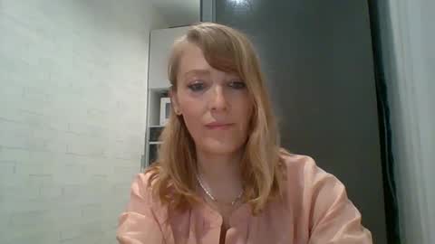 Snapshot of veessa chatting on May 2026 04:25:01 PM Veessa online show from May 2026 04:25:01 PM