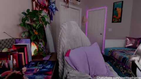 Snapshot of veeweatherbee chatting on January 2025 06:30:01 PM Violet Weatherbee online show from January 2025 06:30:01 PM