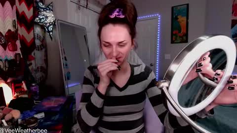 Violet Weatherbee online show from December 2025 04:41:01 AM