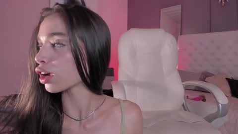 Snapshot of vega_roux chatting on January 2025 08:14:01 AM VEGA online show from January 2025 08:14:01 AM