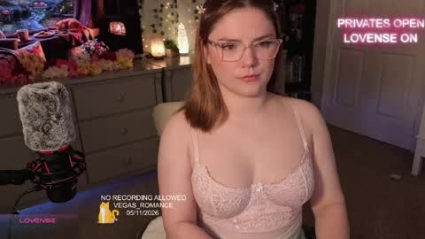 Snapshot of vegas_romance chatting on May 2026 03:25:02 AM vegas_romance online show from May 2026 03:25:02 AM