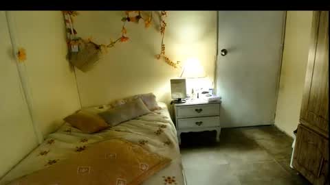 veka_lourens online show from September 2025 07:05:01 PM