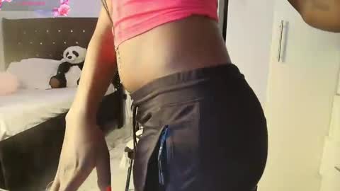 Snapshot of vel_zola chatting on March 2026 09:04:02 AM zola online show from March 2026 09:04:02 AM