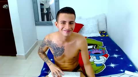 velk_hot1 online show from November 2025 09:04:02 PM