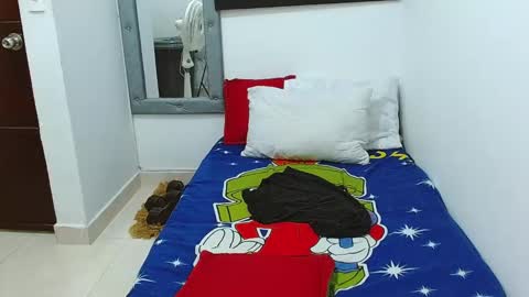 velk_hot1 online show from November 2025 02:39:01 PM