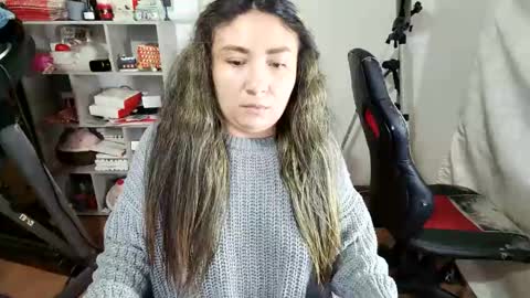 Snapshot of vellarossa chatting on April 2026 04:04:01 AM Im VelaI will be Christmas and New Year with my family December 22 to January 13 I will miss you guys. online show from April 2026 04:04:01 AM