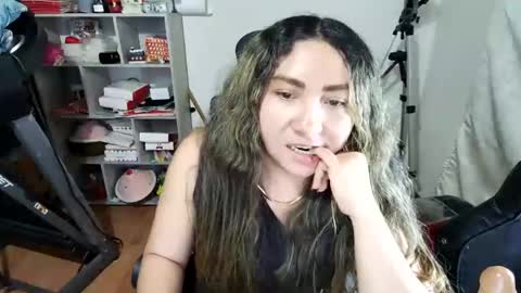 Snapshot of vellarossa chatting on April 2026 04:15:01 AM Im VelaI will be Christmas and New Year with my family December 22 to January 13 I will miss you guys. online show from April 2026 04:15:01 AM