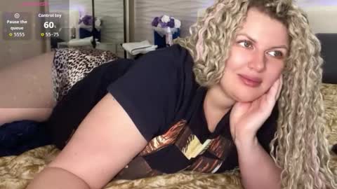 Snapshot of vellinka chatting on September 2025 05:51:01 AM vellinka online show from September 2025 05:51:01 AM