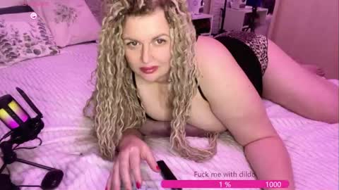 Snapshot of vellinka chatting on October 2025 08:28:02 PM vellinka online show from October 2025 08:28:02 PM