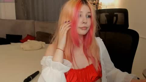 Snapshot of velourhint chatting on March 2026 03:17:01 PM meow online show from March 2026 03:17:01 PM