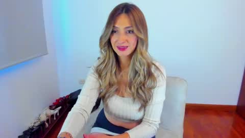 Snapshot of velourmuse chatting on July 2026 11:04:02 PM Sara online show from July 2026 11:04:02 PM