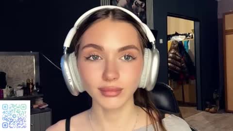 Nia online show from March 2026 03:38:01 PM