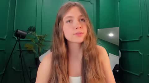 Snapshot of velvet_cherry chatting on February 2025 02:57:01 PM velvet_cherry online show from February 2025 02:57:01 PM