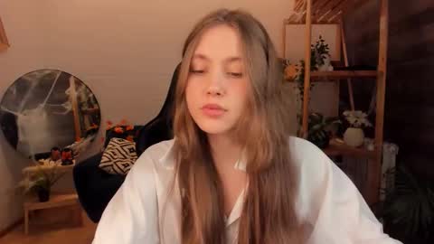 Snapshot of velvet_cherry chatting on October 2025 03:29:02 PM velvet_cherry online show from October 2025 03:29:02 PM