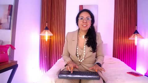 Emma Curly online show from April 2026 12:14:02 PM