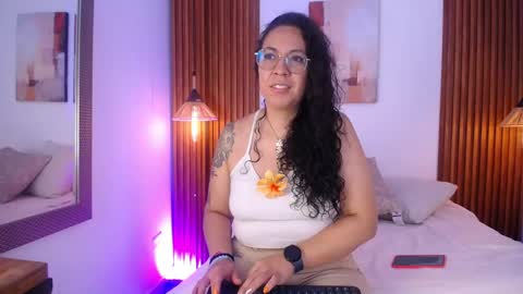 Emma Curly online show from April 2026 12:31:01 PM