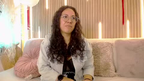 Emma Curly online show from May 2026 12:55:02 PM