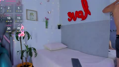 Snapshot of velvet_duo23 chatting on May 2026 11:50:02 AM Stefany Y Diego online show from May 2026 11:50:02 AM