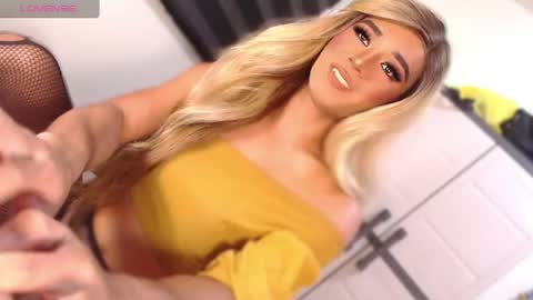 Snapshot of velvet_fux chatting on April 2026 11:58:01 PM Richy will make you fall in love online show from April 2026 11:58:01 PM