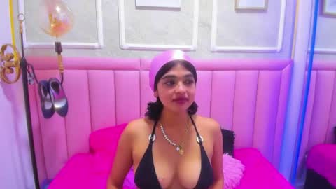 velvet_giirll online show from July 2026 01:04:01 PM