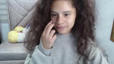 velvet_moon_v online show from September 2025 01:12:02 PM