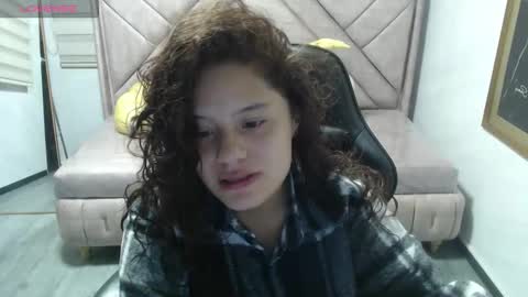 velvet_moon_v online show from January 2026 01:04:01 PM