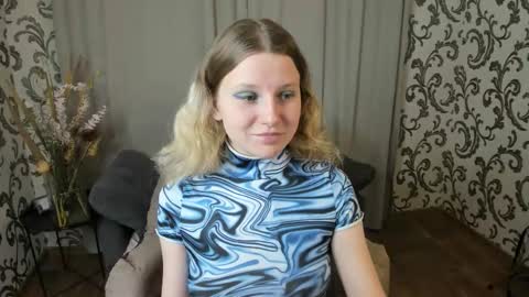 velvet_peach_ online show from November 2025 11:33:02 AM