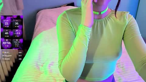 Snapshot of velvet_siren chatting on February 2025 04:15:01 PM Violet online show from February 2025 04:15:01 PM