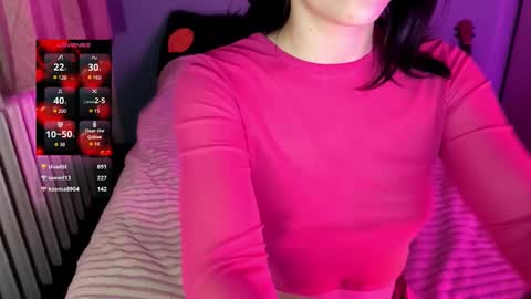 Snapshot of velvet_siren chatting on March 2025 08:31:02 PM Violet online show from March 2025 08:31:02 PM