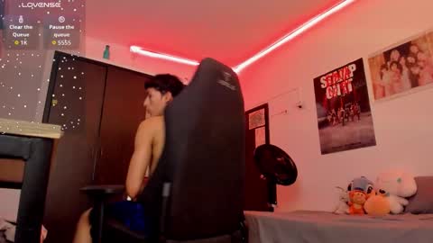 Snapshot of velvet_skyn chatting on March 2026 03:11:02 AM juansito online show from March 2026 03:11:02 AM