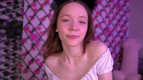 Snapshot of velvet_vice chatting on November 2025 06:20:01 PM Polly online show from November 2025 06:20:01 PM