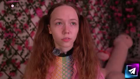 Snapshot of velvet_vice chatting on November 2025 06:18:01 PM Polly online show from November 2025 06:18:01 PM