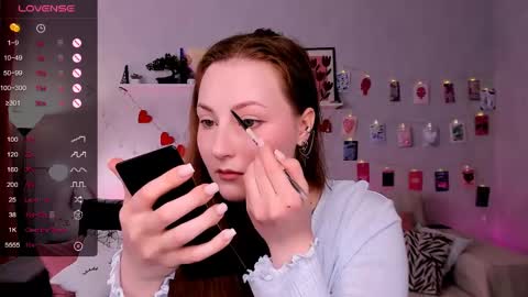 Snapshot of velvetcherry_ chatting on May 2026 08:33:02 AM Mia online show from May 2026 08:33:02 AM
