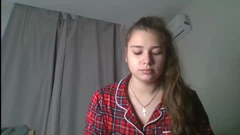 velveted_ivy online show from December 2025 12:36:01 PM