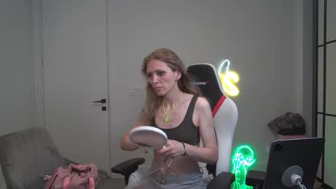 VelvetTGirl online show from March 2026 04:11:02 PM