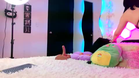 Snapshot of velvetvibes_ chatting on April 2026 02:42:01 AM velvetvibes_ online show from April 2026 02:42:01 AM